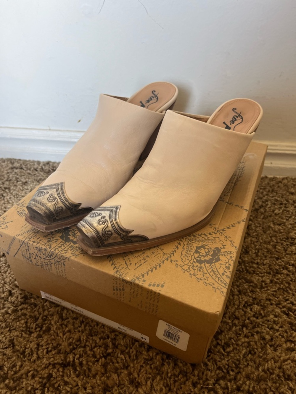 Free People Vero Cuoio Western Cream Leather Mule with Decorative Metallic Toe